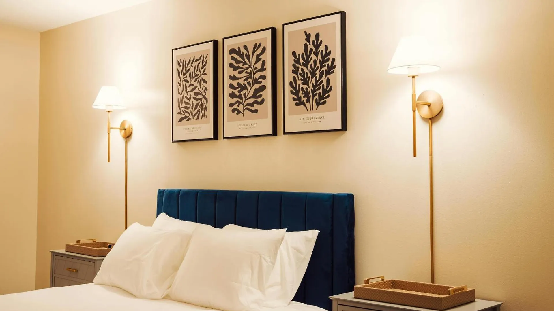 Hotel Vista Ambs Plaza A Family Hotel Near Igi Delhi Airport New Delhi