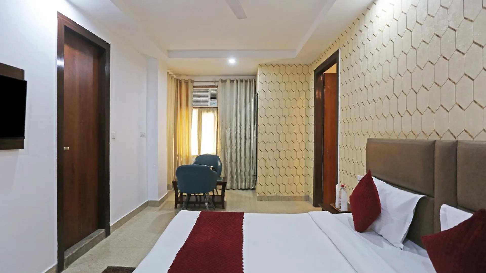 Hotel Vista Ambs Plaza A Family Hotel Near Igi Delhi Airport New Delhi