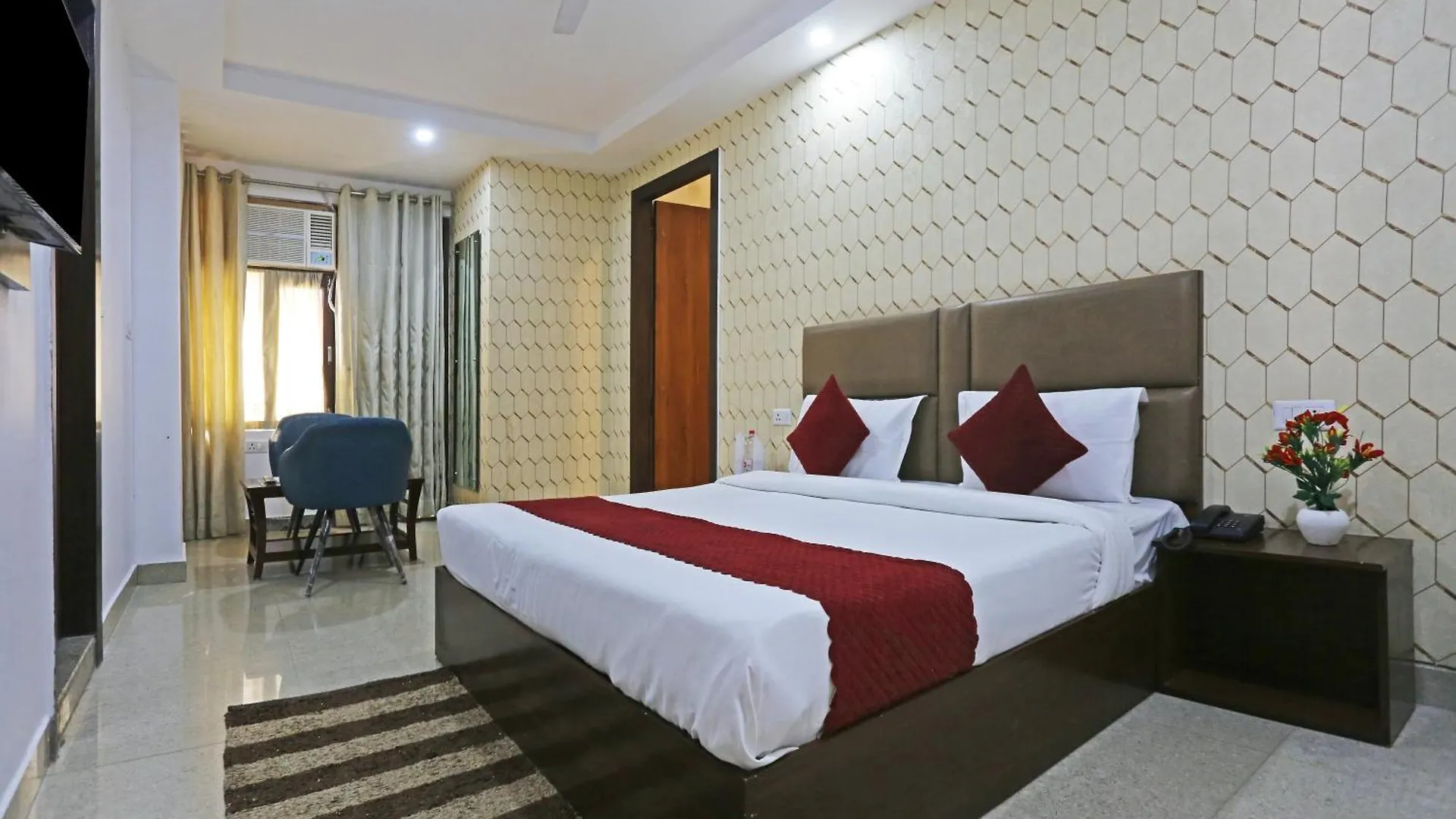 Hotel Vista Ambs Plaza A Family Hotel Near Igi Delhi Airport New Delhi