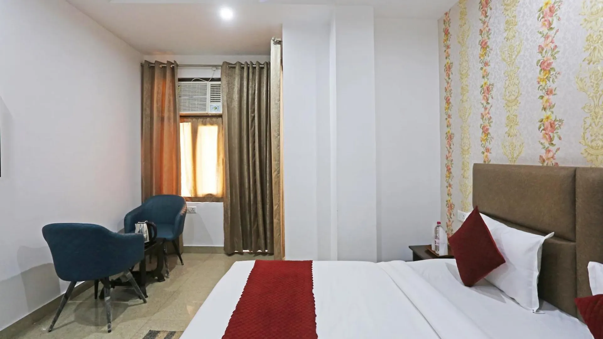 Hotel Vista Ambs Plaza A Family Hotel Near Igi Delhi Airport New Delhi